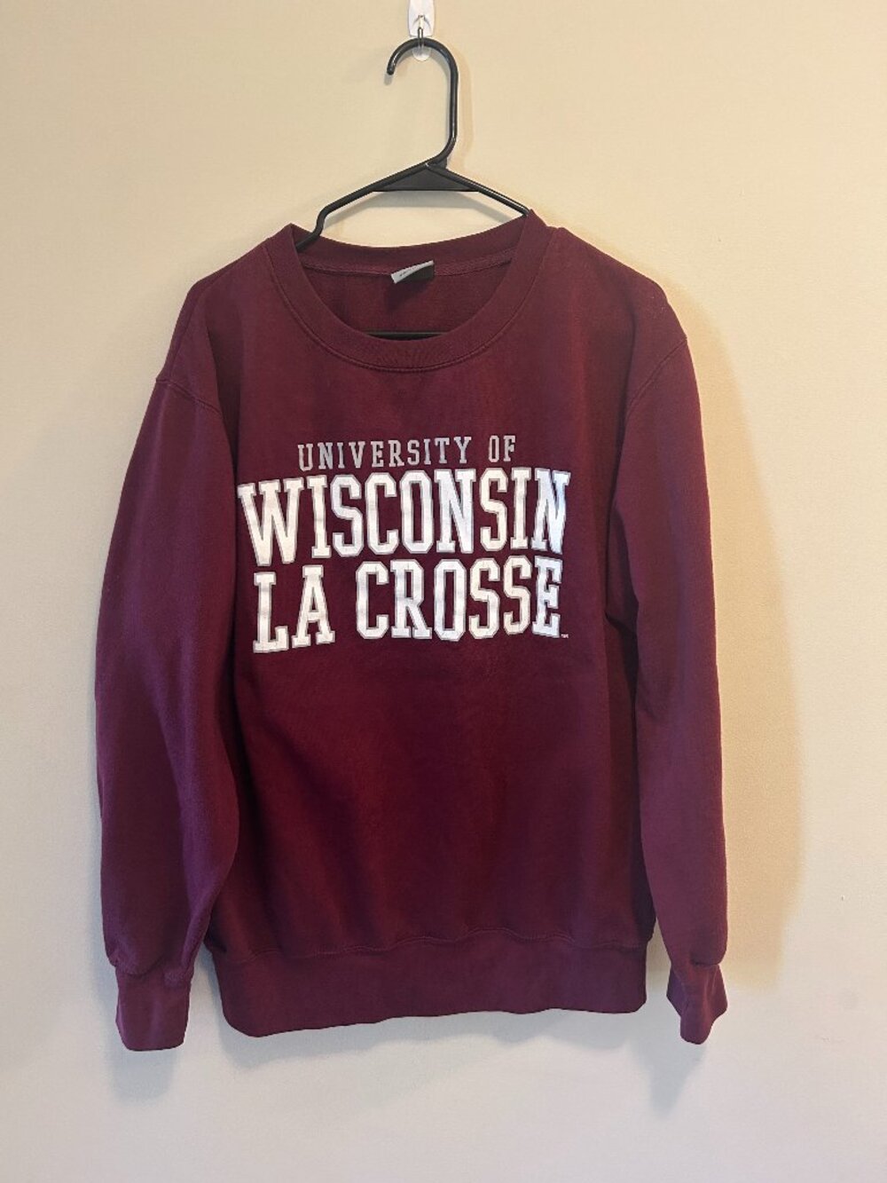 MV Sport University of Wisconsin-La Crosse Crewneck Sweatshirt Maroon Men's L